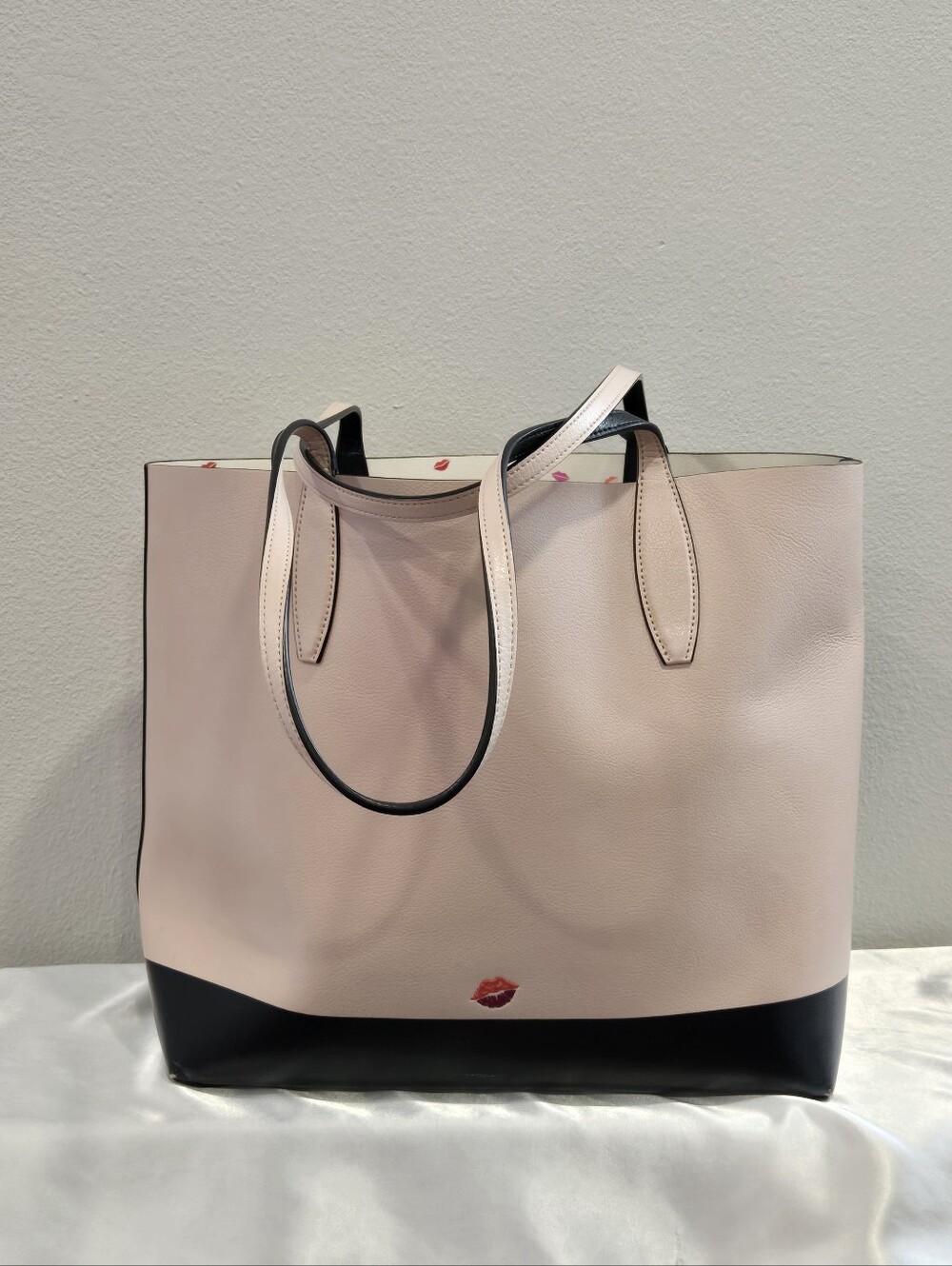 kate spade New York X Disney Minnie Mouse Large Reversible Tote With Pouch - Picture 3 of 16